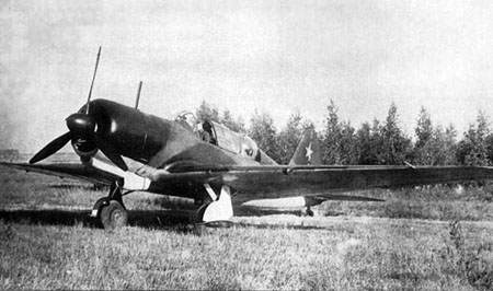 советский фронтовой бомбардировщик Су-2